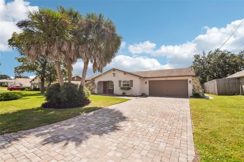 House in Spring Hill, Florida 2 bedrooms, 102.66 sq.m. № 2395905 - photo 4