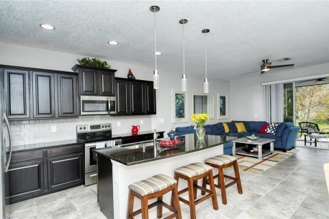 Touwnhouse à vendre à Sarasota, Floride: 3 chambres, 160.16 m2 № 1555489 - photo 4