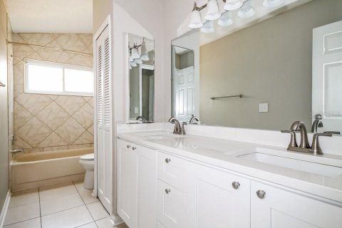 Villa ou maison à louer à New Port Richey, Floride: 4 chambres, 201.04 m2 № 2426882 - photo 15
