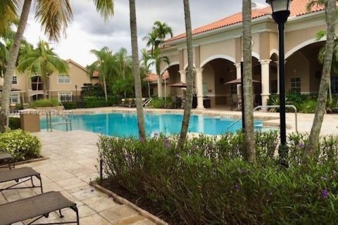 Condo in Pembroke Pines, Florida, 1 bedroom  № 1990994 - photo 24