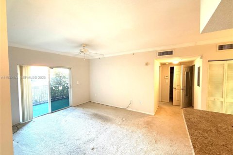 Condo in Pembroke Pines, Florida, 1 bedroom  № 1990994 - photo 12