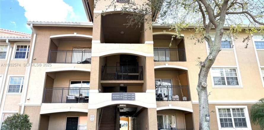 Condo in Pembroke Pines, Florida, 1 bedroom  № 1990994