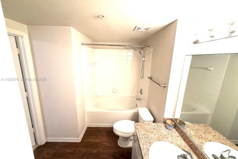 Condo in Pembroke Pines, Florida, 1 bedroom  № 1990994 - photo 14