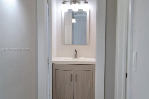 Купить кондоминиум в Авентура, Флорида 1 спальня, 71.35м2, № 1990119 - фото 22