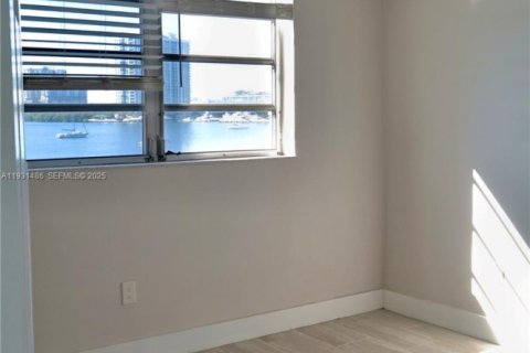 Купить кондоминиум в Авентура, Флорида 1 спальня, 71.35м2, № 1990119 - фото 15