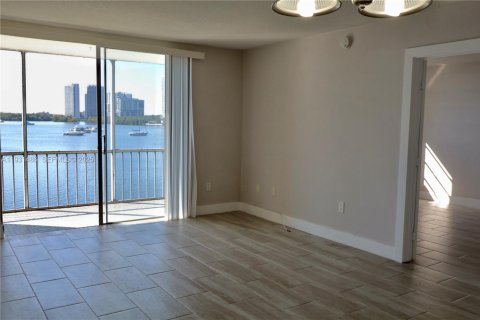 Купить кондоминиум в Авентура, Флорида 1 спальня, 71.35м2, № 1990119 - фото 3