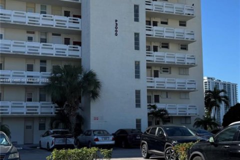 Купить кондоминиум в Авентура, Флорида 1 спальня, 71.35м2, № 1990119 - фото 27