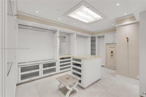 Condo in Miami, Florida, 4 bedrooms  № 1944647 - photo 17