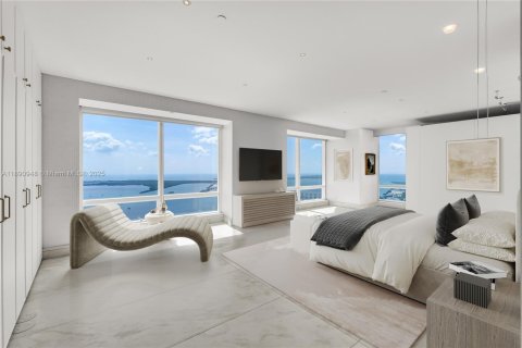 Condo in Miami, Florida, 4 bedrooms  № 1944647 - photo 12