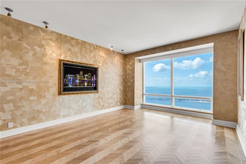 Condo in Miami, Florida, 4 bedrooms  № 1944647 - photo 23