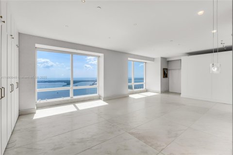 Condo in Miami, Florida, 4 bedrooms  № 1944647 - photo 13