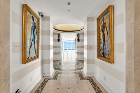 Condo in Miami, Florida, 4 bedrooms  № 1944647 - photo 6