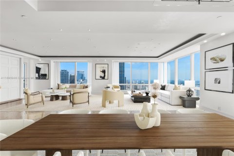 Condo in Miami, Florida, 4 bedrooms  № 1944647 - photo 4