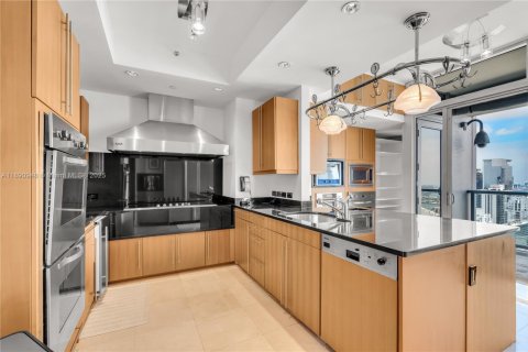 Condo in Miami, Florida, 4 bedrooms  № 1944647 - photo 11