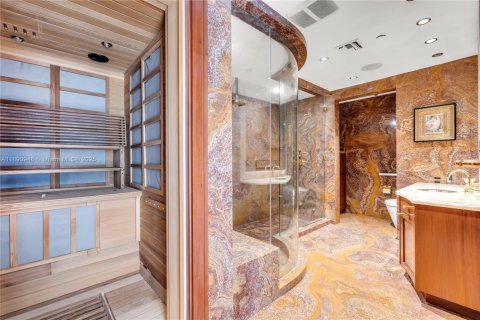 Condo in Miami, Florida, 4 bedrooms  № 1944647 - photo 18