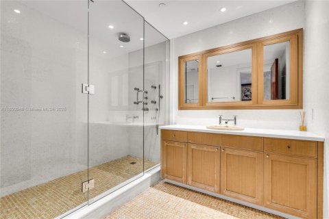 Condo in Miami, Florida, 4 bedrooms  № 1944647 - photo 24