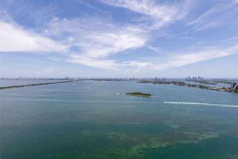 Condominio en alquiler en Miami, Florida, 1 dormitorio № 1926149 - foto 2