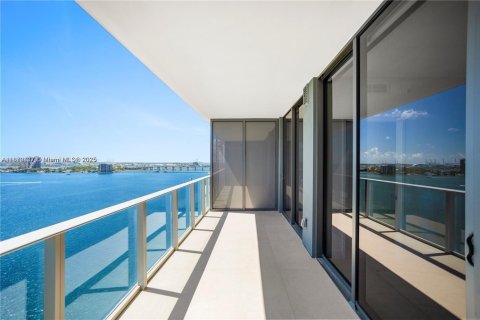 Condominio en alquiler en Miami, Florida, 1 dormitorio № 1926149 - foto 3