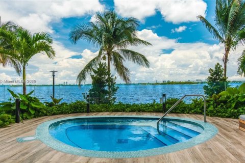 Condominio en alquiler en Miami, Florida, 1 dormitorio № 1926149 - foto 13