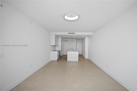 Condominio en alquiler en Miami, Florida, 1 dormitorio № 1926149 - foto 6