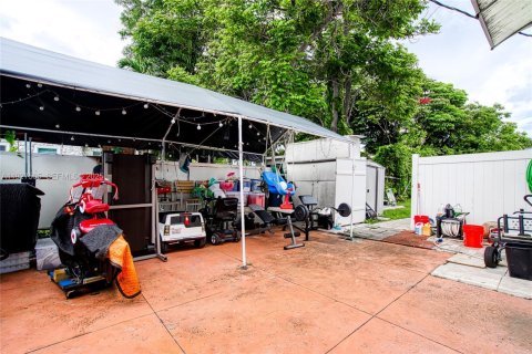 Commercial property in Hollywood, Florida 196.3 sq.m. № 1986719 - photo 25