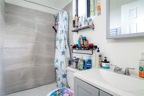 Commercial property in Hollywood, Florida 196.3 sq.m. № 1986719 - photo 21