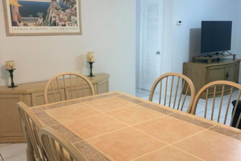 Condo in Fort Lauderdale, Florida, 2 bedrooms  № 2399951 - photo 6