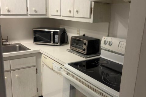 Condo in Fort Lauderdale, Florida, 2 bedrooms  № 2399951 - photo 2