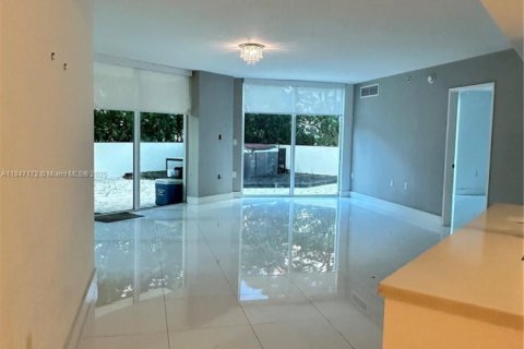 Condominio en alquiler en Sunny Isles Beach, Florida, 3 dormitorios, 134.52 m2 № 1845781 - foto 4