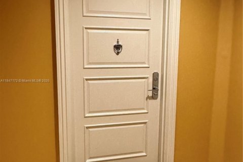 Condominio en alquiler en Sunny Isles Beach, Florida, 3 dormitorios, 134.52 m2 № 1845781 - foto 2