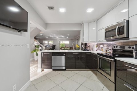 Touwnhouse à vendre à Sunrise, Floride: 3 chambres, 144.56 m2 № 1867016 - photo 10