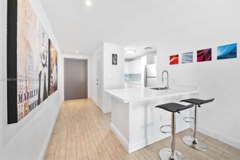 Condo in Miami, Florida, 2 bedrooms  № 1745900 - photo 20