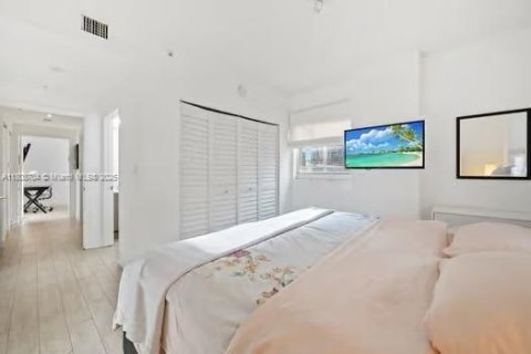 Condo in Miami, Florida, 2 bedrooms  № 1745900 - photo 7