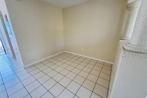 Купить таунхаус в Хомстед, Флорида 3 спальни, 120.96м2, № 2004497 - фото 11