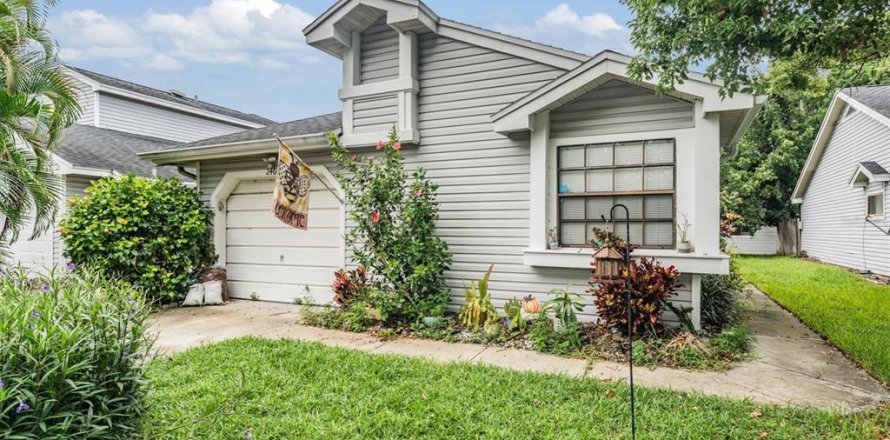 House in Clearwater, Florida 2 bedrooms, 127 sq.m. № 1894708