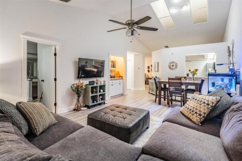 House in Clearwater, Florida 2 bedrooms, 127 sq.m. № 1894708 - photo 11