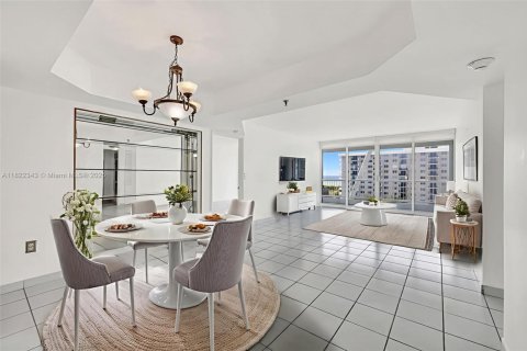 Condominio en venta en Surfside, Florida, 2 dormitorios, 118.64 m2 № 1785715 - foto 7