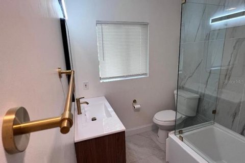 House in Dunedin, Florida 3 bedrooms, 102.19 sq.m. № 1832827 - photo 4
