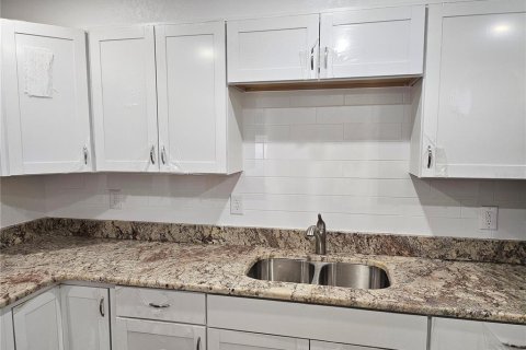 Casa en venta en Plant City, Florida, 3 dormitorios, 152.64 m2 № 1903825 - foto 12