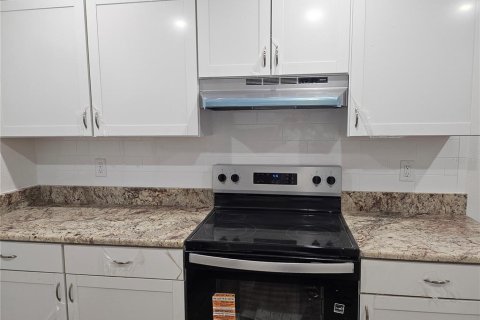 Casa en venta en Plant City, Florida, 3 dormitorios, 152.64 m2 № 1903825 - foto 11