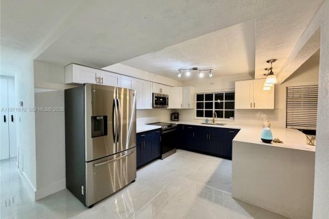 Casa en venta en Miami Gardens, Florida, 3 dormitorios, 133.22 m2 № 2032420 - foto 16