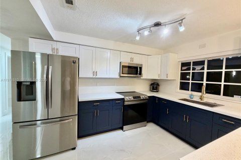 Casa en venta en Miami Gardens, Florida, 3 dormitorios, 133.22 m2 № 2032420 - foto 18