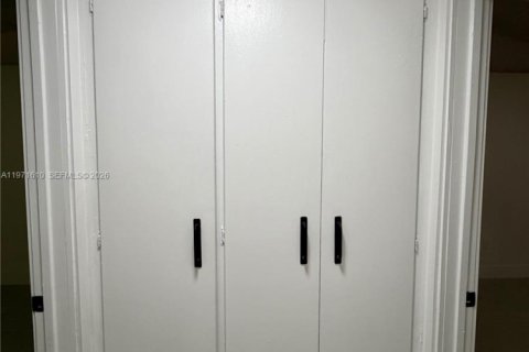 Casa en venta en Miami Gardens, Florida, 3 dormitorios, 133.22 m2 № 2032420 - foto 30