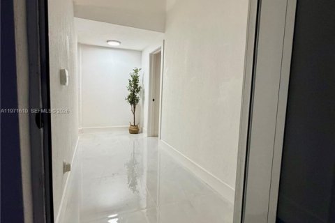 Casa en venta en Miami Gardens, Florida, 3 dormitorios, 133.22 m2 № 2032420 - foto 4