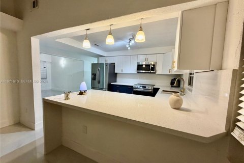Casa en venta en Miami Gardens, Florida, 3 dormitorios, 133.22 m2 № 2032420 - foto 17