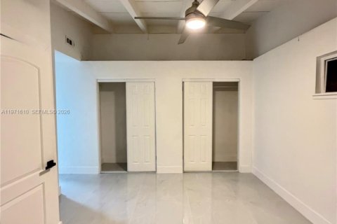 Casa en venta en Miami Gardens, Florida, 3 dormitorios, 133.22 m2 № 2032420 - foto 9