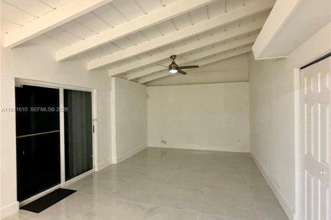 Casa en venta en Miami Gardens, Florida, 3 dormitorios, 133.22 m2 № 2032420 - foto 21