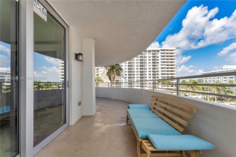 Copropriété à louer à Miami Beach, Floride: 2 chambres, 97.27 m2 № 2040331 - photo 18