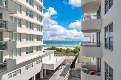 Copropriété à louer à Miami Beach, Floride: 2 chambres, 97.27 m2 № 2040331 - photo 22