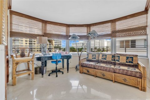 Copropriété à louer à Miami Beach, Floride: 2 chambres, 97.27 m2 № 2040331 - photo 16